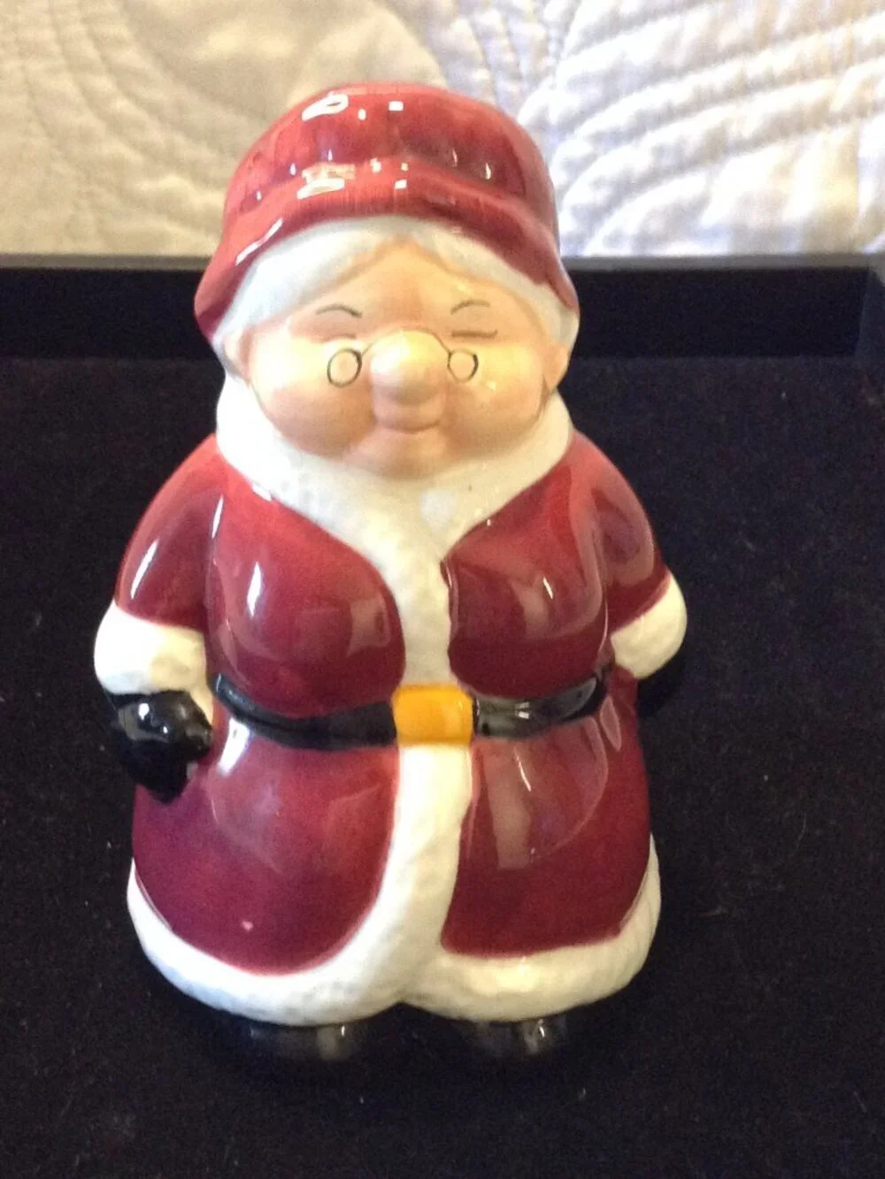 VTG Public Mrs. Clause salt shaker, 2002 Christmas Nostalgia Holiday Traditional
